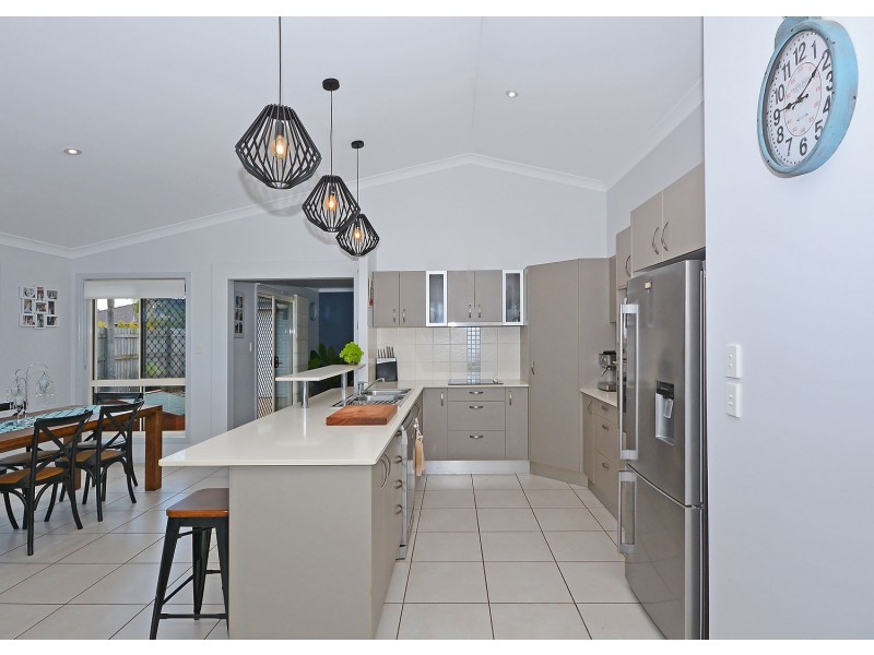 5 Lady Nelson Drive, Eli Waters QLD 4655