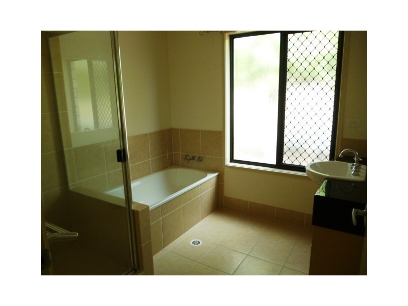 69A Helsham Street, Point Vernon QLD 4655