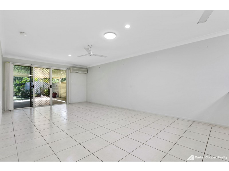 2/207 Pulgul St, Urangan QLD 4655
