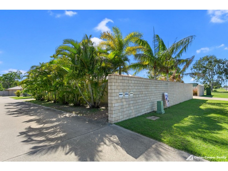 2/207 Pulgul St, Urangan QLD 4655