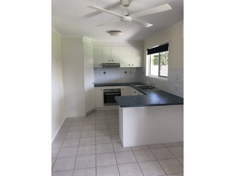 24 Sharyn Crt, Point Vernon QLD 4655