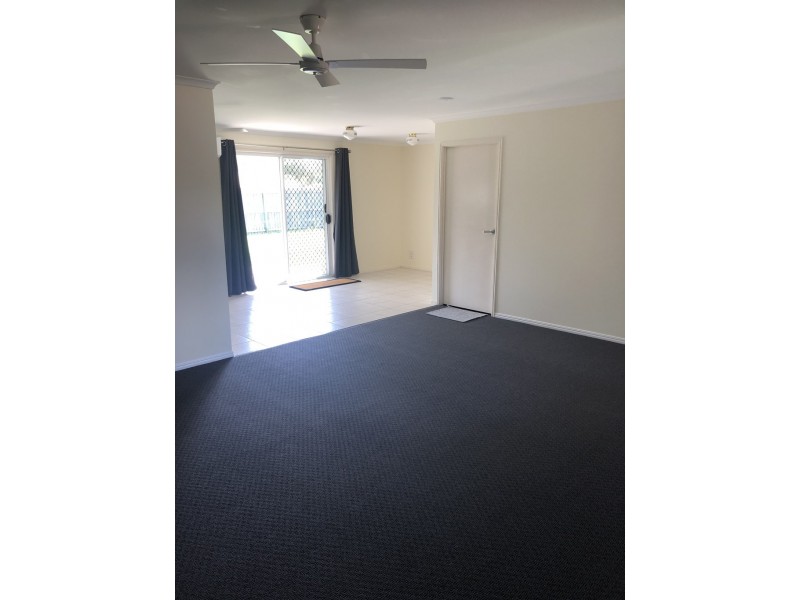 24 Sharyn Crt, Point Vernon QLD 4655