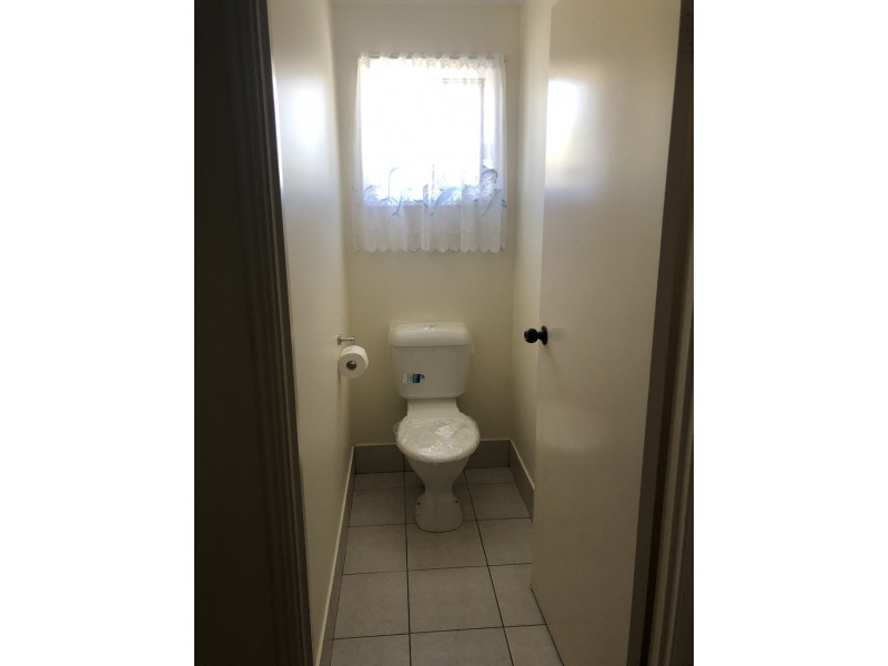 24 Sharyn Crt, Point Vernon QLD 4655