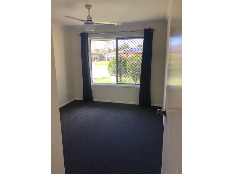 24 Sharyn Crt, Point Vernon QLD 4655