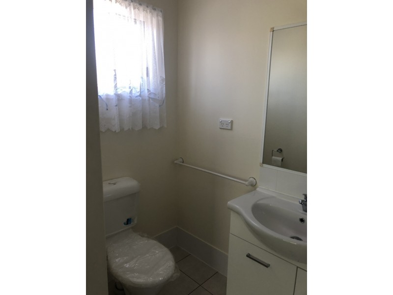 24 Sharyn Crt, Point Vernon QLD 4655