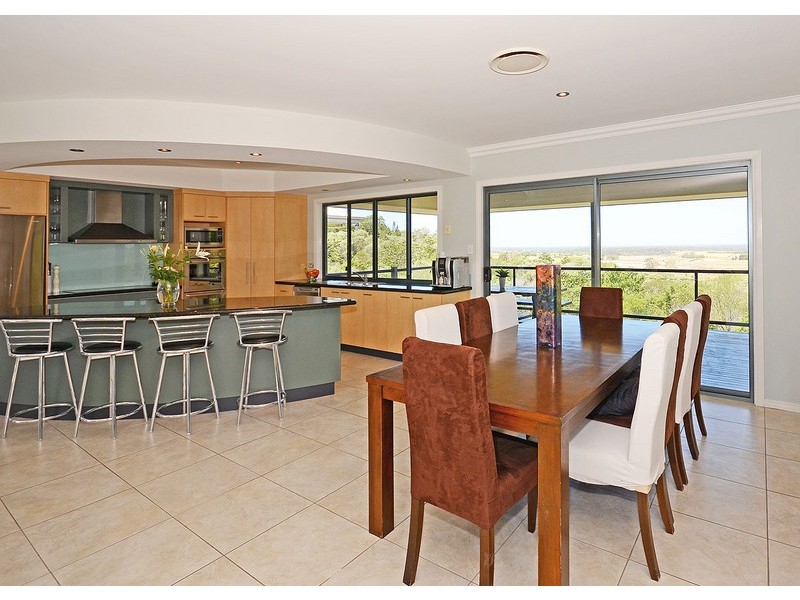 5  Fraser Outlook Court, Kawungan QLD 4655