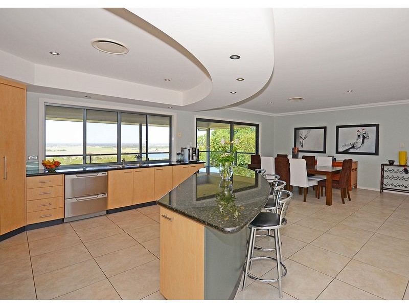 5  Fraser Outlook Court, Kawungan QLD 4655