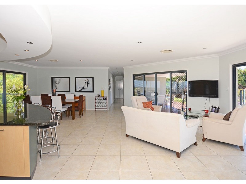 5  Fraser Outlook Court, Kawungan QLD 4655