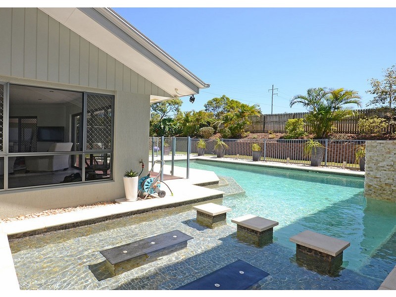 5  Fraser Outlook Court, Kawungan QLD 4655