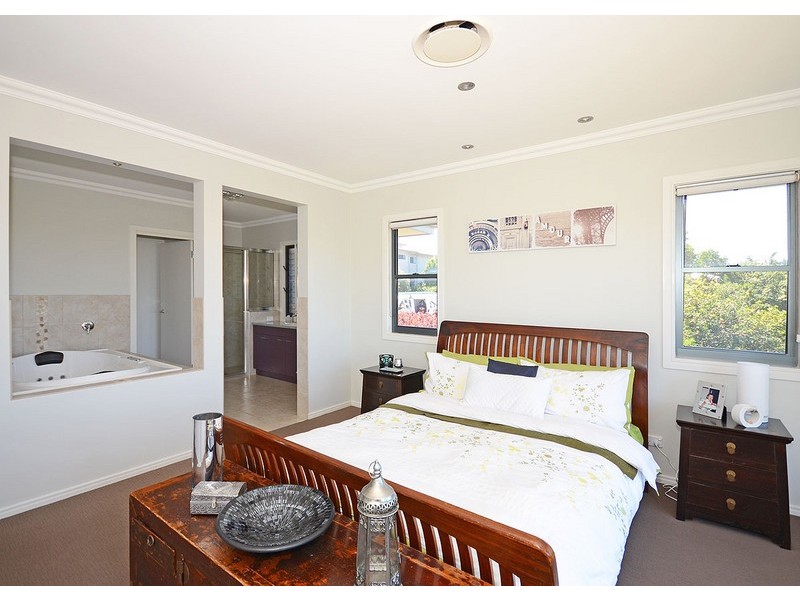 5  Fraser Outlook Court, Kawungan QLD 4655