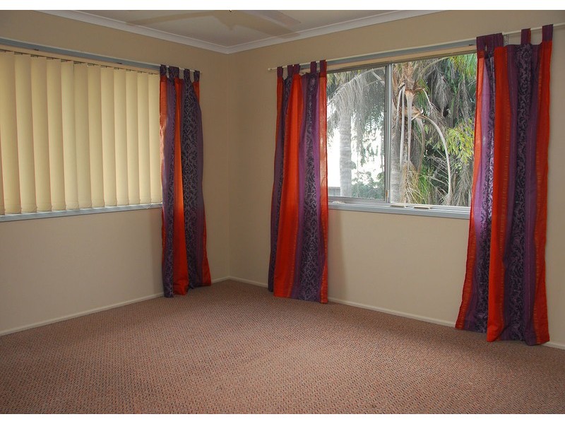 71 Lauren Street, Urangan QLD 4655