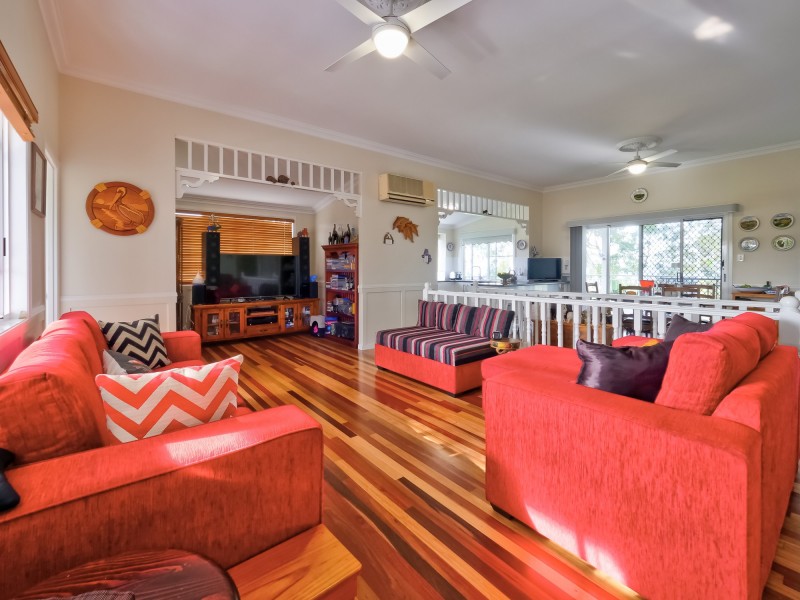 12 Foreshore Drive, Urangan QLD 4655