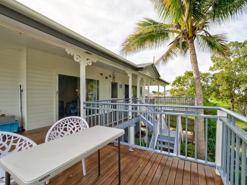 12 Foreshore Drive, Urangan QLD 4655