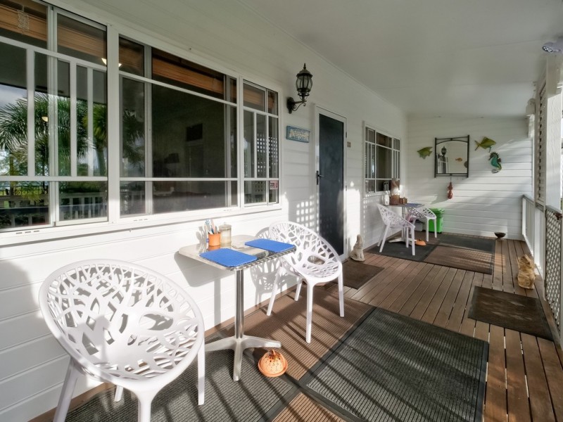 12 Foreshore Drive, Urangan QLD 4655