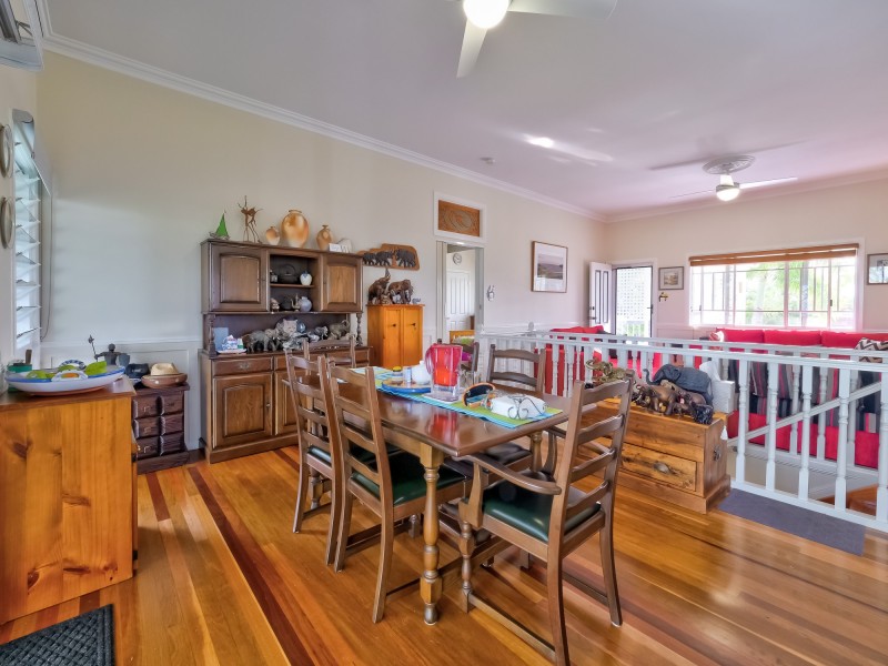 12 Foreshore Drive, Urangan QLD 4655