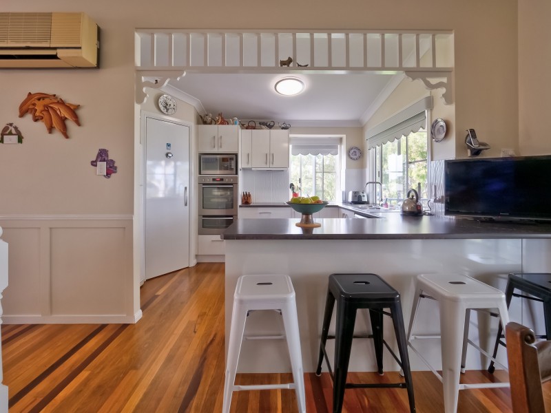 12 Foreshore Drive, Urangan QLD 4655
