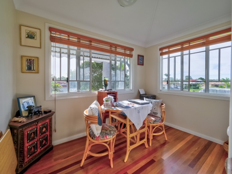 12 Foreshore Drive, Urangan QLD 4655