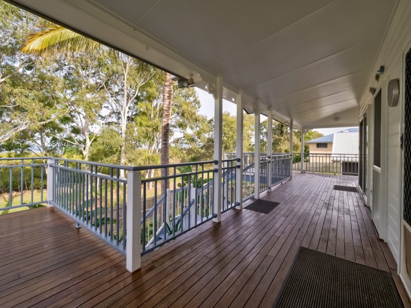 12 Foreshore Drive, Urangan QLD 4655