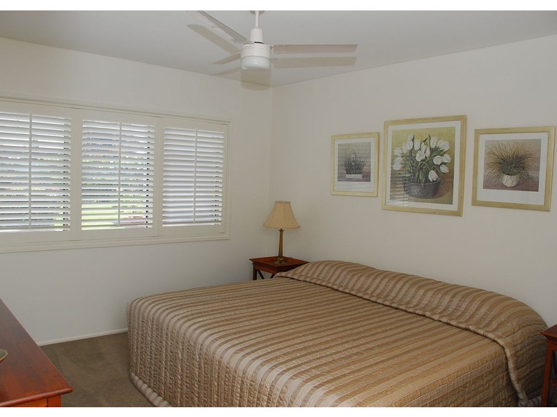 140 Esplanade, Point Vernon QLD 4655