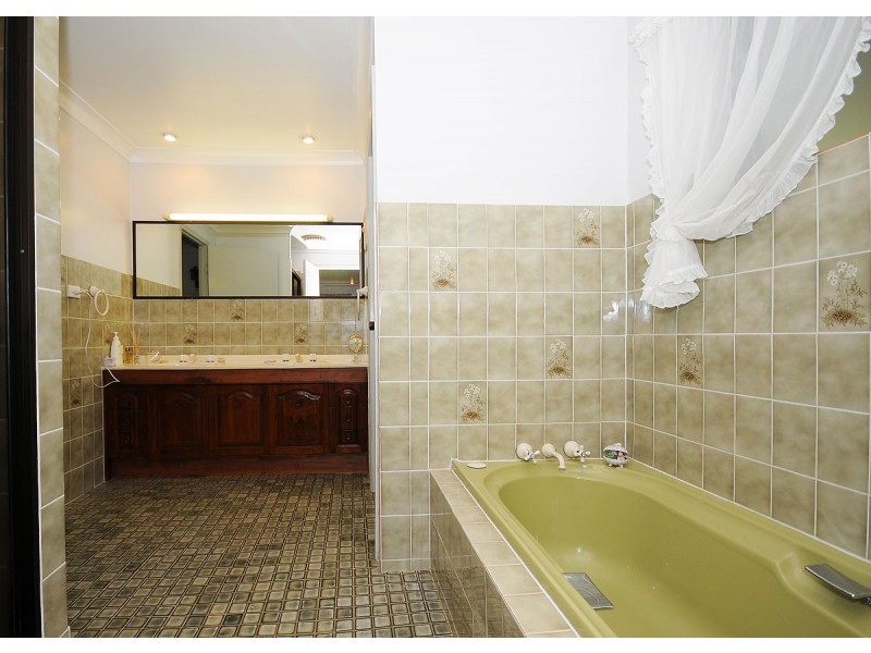 43 Kathleen Crescent, Wondunna QLD 4655