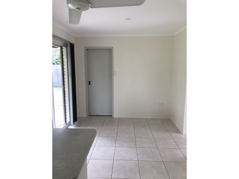 8 Fiona Court, Urangan QLD 4655