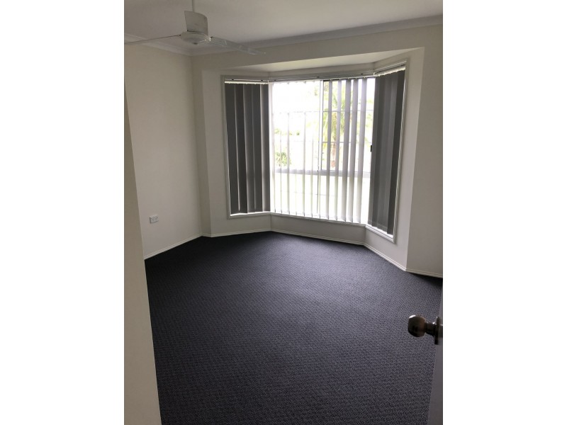 8 Fiona Court, Urangan QLD 4655