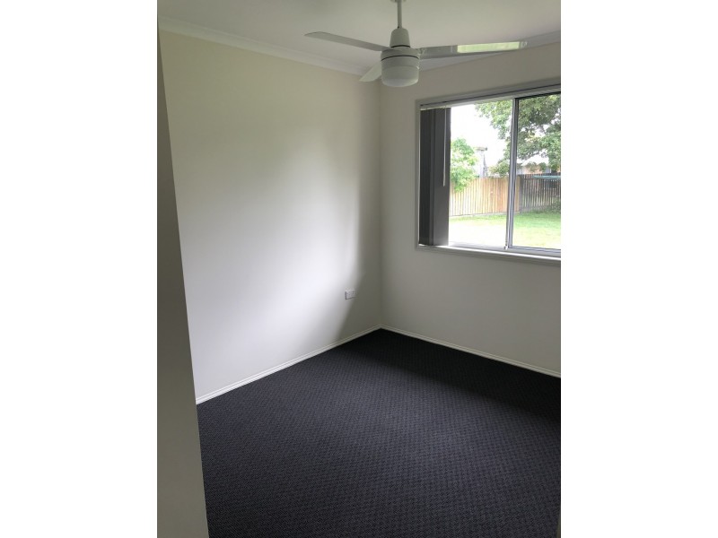 8 Fiona Court, Urangan QLD 4655