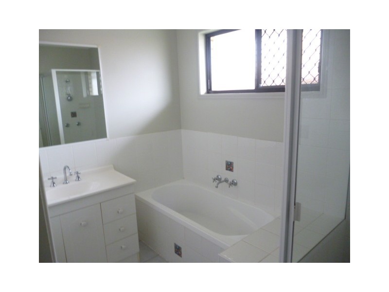 16 Gunsynd Way, Point Vernon QLD 4655