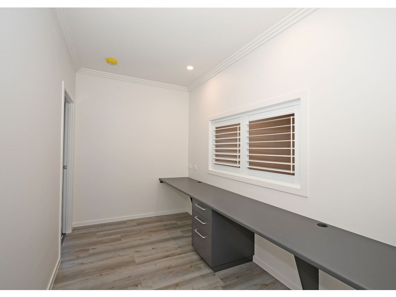 4 Peppermint Circuit, Nikenbah QLD 4655