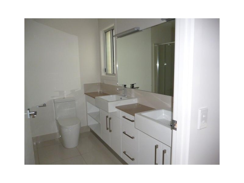 V10/138 Cypress Street, Torquay QLD 4655