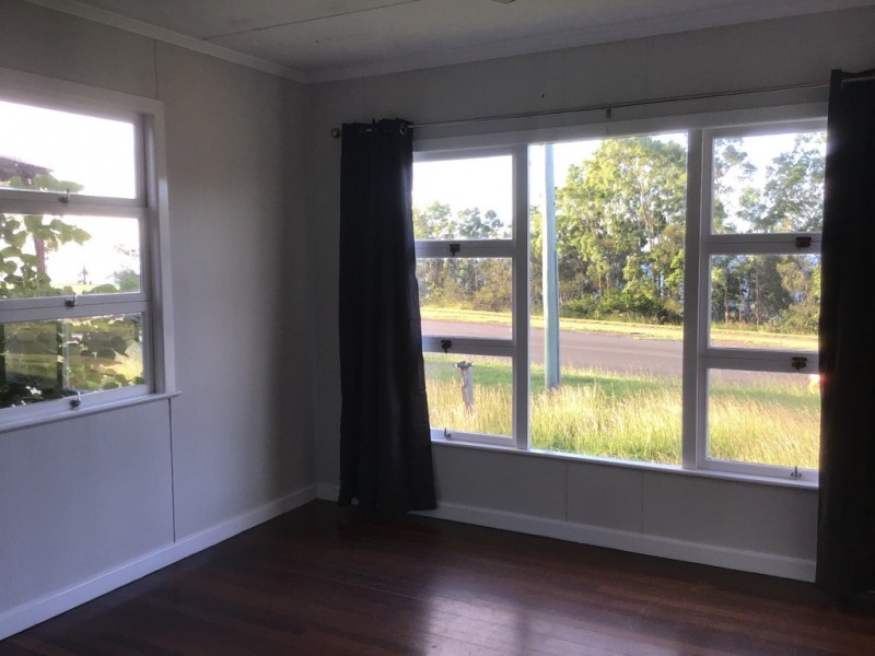 67 Esplanade, Point Vernon QLD 4655