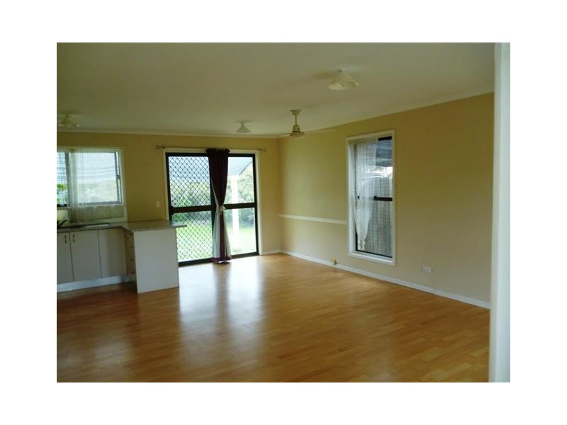 5 Howlett Street, Urangan QLD 4655