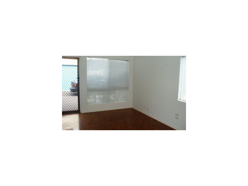 10/10  McKean Rd, Scarness QLD 4655