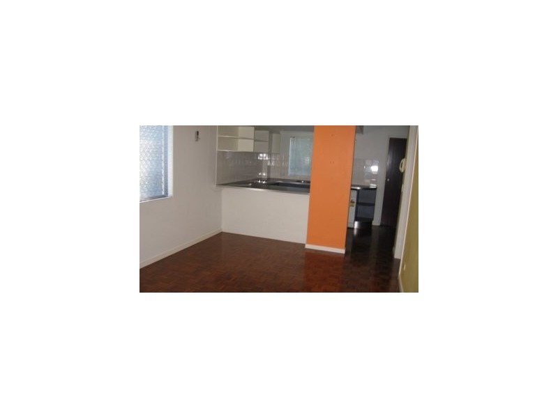 10/10  McKean Rd, Scarness QLD 4655