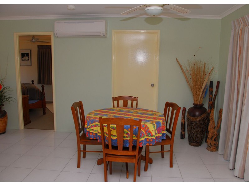 14 Ross Street, Urangan QLD 4655