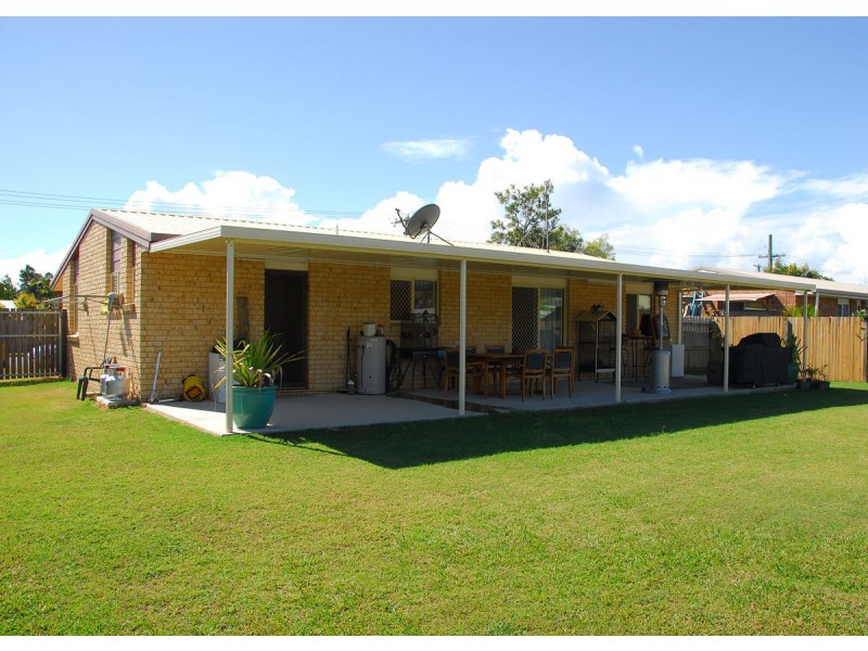 14 Ross Street, Urangan QLD 4655