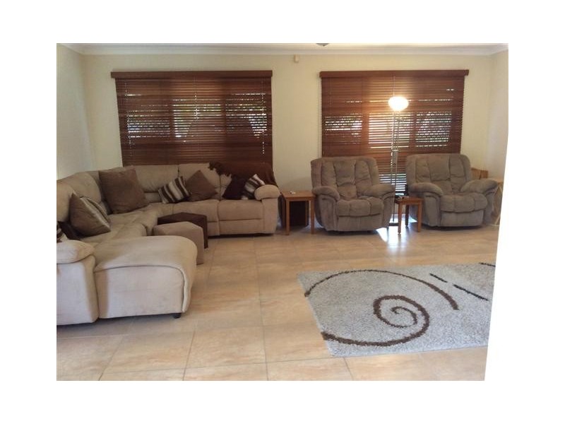 17 Wellington Crescent, Wondunna QLD 4655