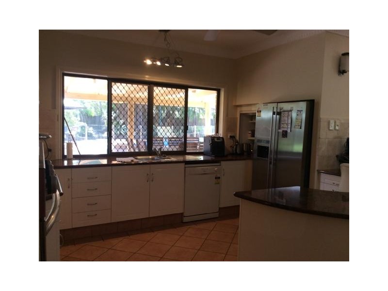 17 Wellington Crescent, Wondunna QLD 4655