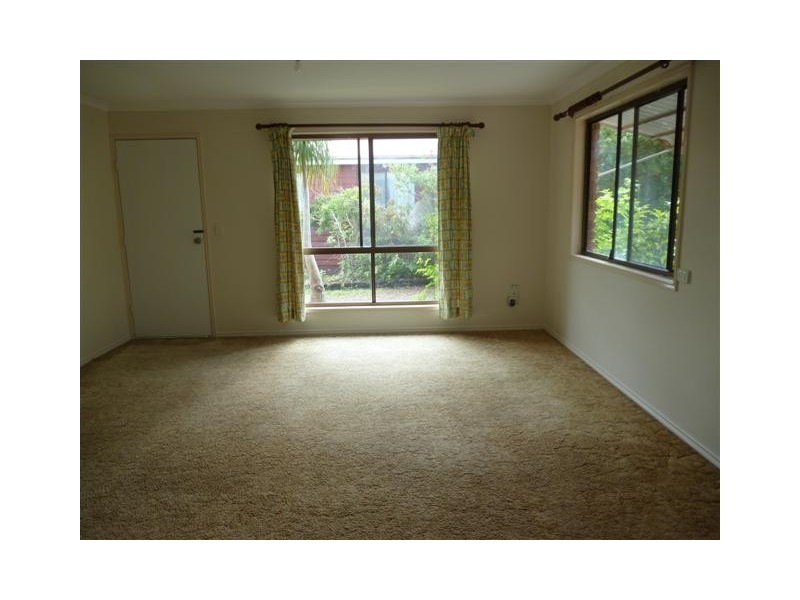 55  Hansen Street, Urangan QLD 4655