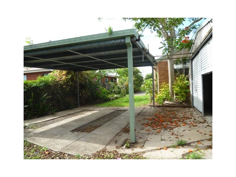 55  Hansen Street, Urangan QLD 4655