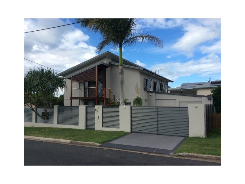 16 Pilot Street, Urangan QLD 4655