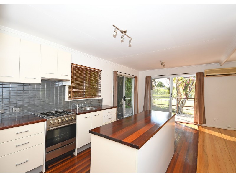 27 Alexander Street, Torquay QLD 4655