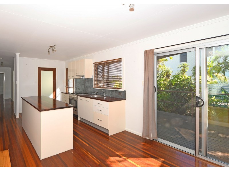 27 Alexander Street, Torquay QLD 4655