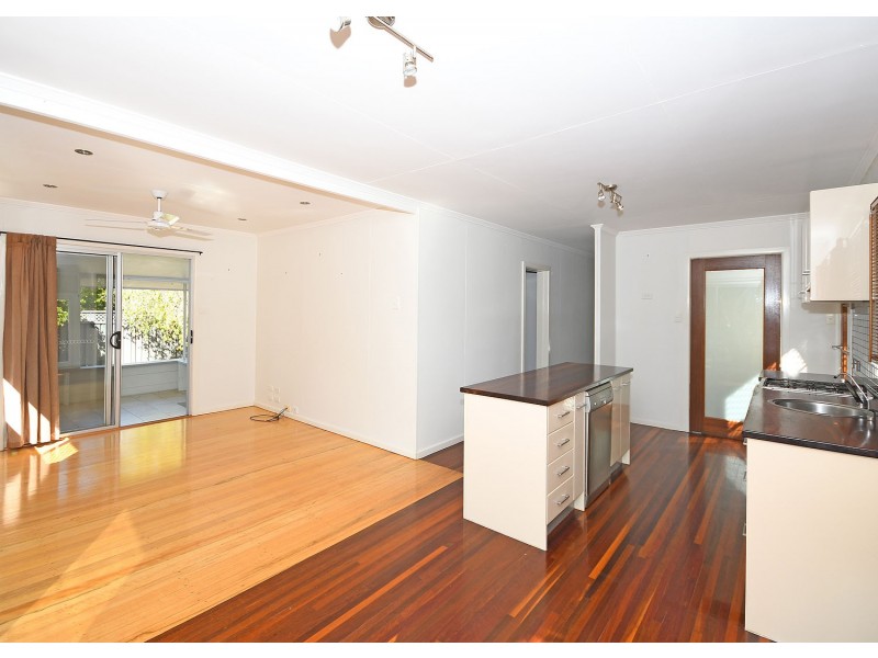 27 Alexander Street, Torquay QLD 4655