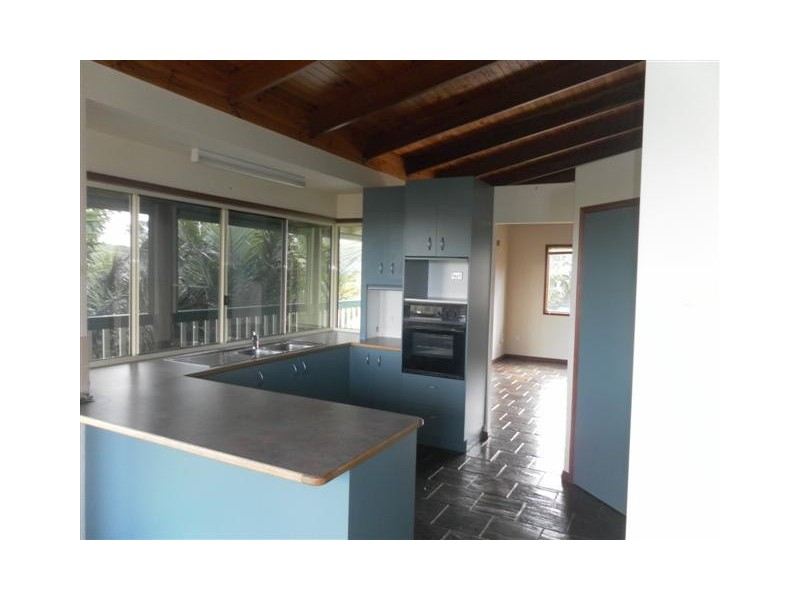 15 Awinya Court, Urraween QLD 4655