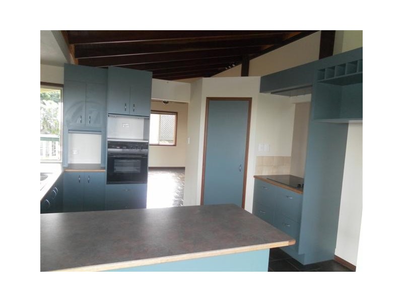 15 Awinya Court, Urraween QLD 4655