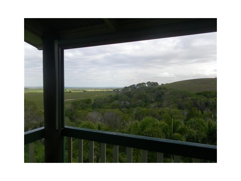 15 Awinya Court, Urraween QLD 4655