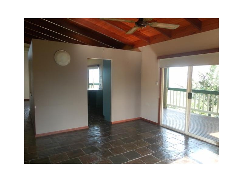 15 Awinya Court, Urraween QLD 4655