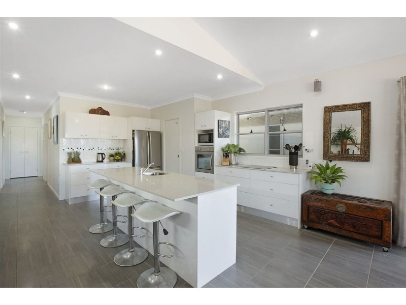 4 Agnes Court, Craignish QLD 4655