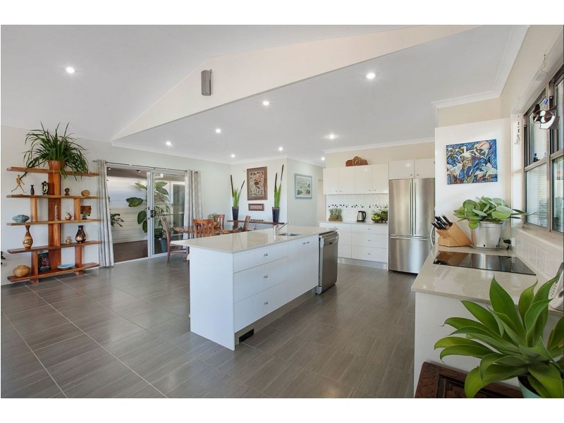 4 Agnes Court, Craignish QLD 4655